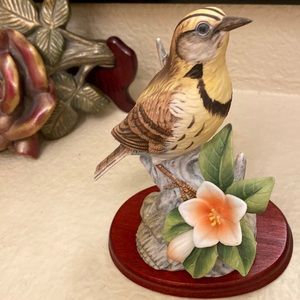 Vintage ceramic Meadowlark 9386 ANDREA by Sadek wood base included -6” EUC